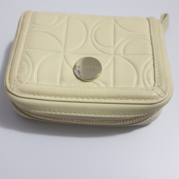 NEW Oroton cream ziparound coin purse. - Picture 4 of 11